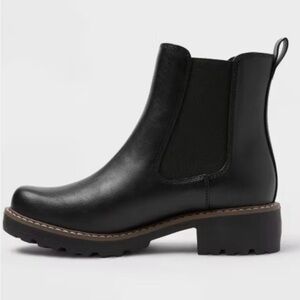Universal Thread Chelsea Boots Size 8.5